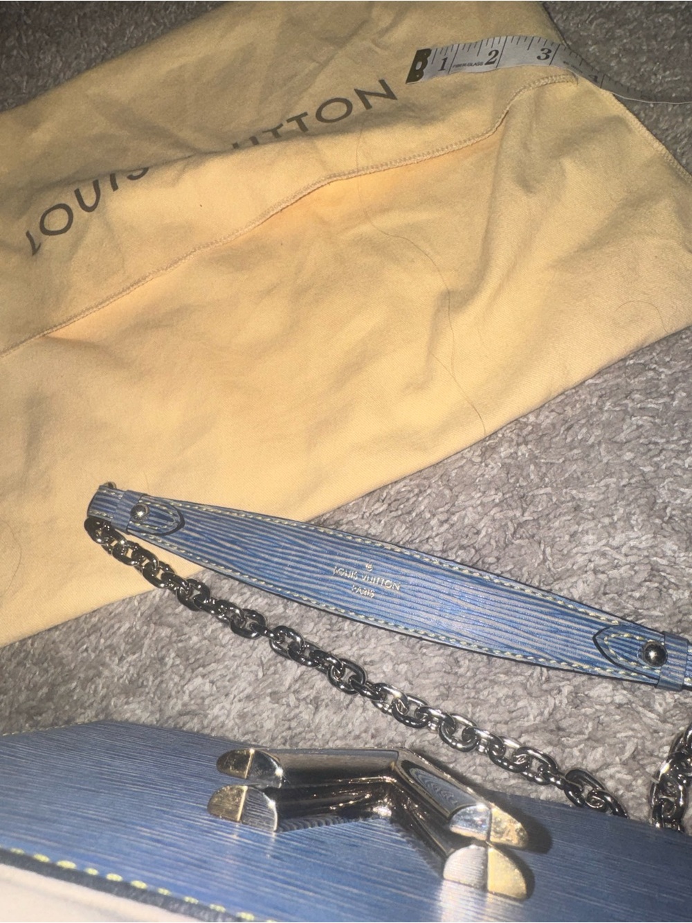 Louis Vuitton Epi Twist MM Denim Light Blue Shoulder Crossbody Bag - Picture 11 of 16